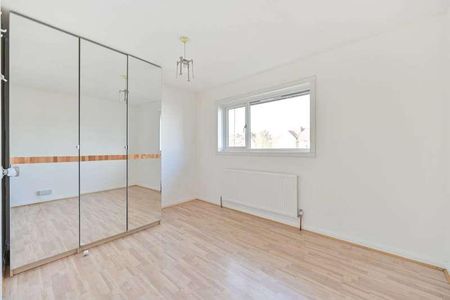 Harvesters Close, Isleworth, TW7 - Photo 2