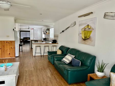 Home For Rent - Photo 4