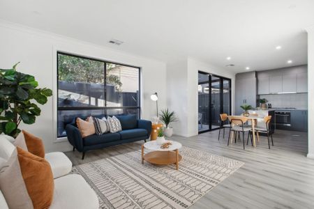 New Designer 3 Bedroom Townhouse – Coastal Luxury Living for Lease - Photo 3