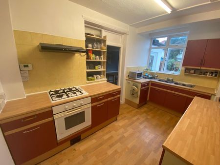 Room in a Shared Flat, Ellesmere Road, NW10 - Photo 5