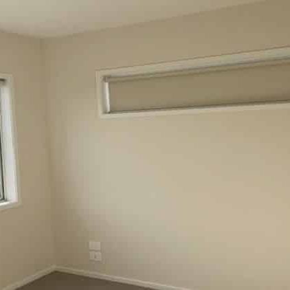 Massive 5-Bedroom Family Home with 3 Bathrooms - Photo 1