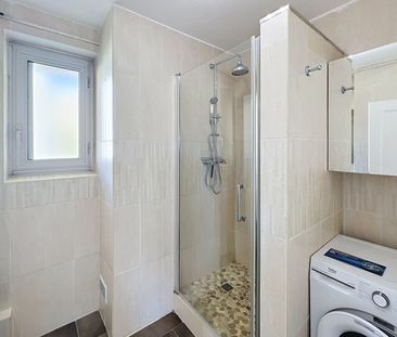 Location Appartement 2 pièces 57m² NICE 06100 - Photo 2