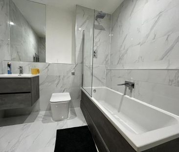 1 bedroom in a flat share to rent - Photo 4