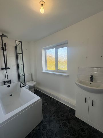 Neasham Avenue, Billingham - Photo 2