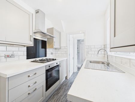 2 bedroom terraced house to rent - Photo 5