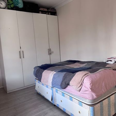 Room in a Shared Flat, Melrose Road, HA5 - Photo 4