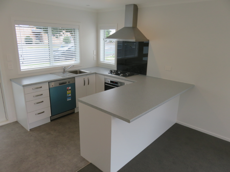 Modern and well designed, two bedroom, one bathroom, single level home. - Photo 5