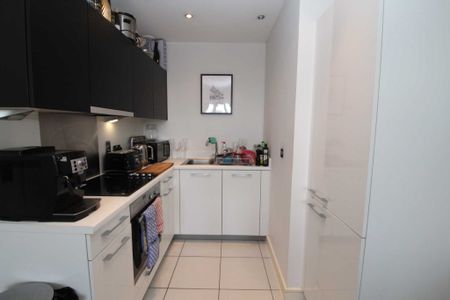 1 bed Apartment for rent - Photo 4