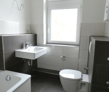 *** Moderne und großzügige 2-Zi-Altbauwohnung mit Loggia im beliebt... - Photo 4