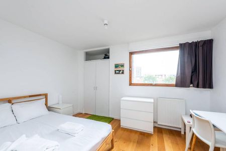 3 bedroom flat to rent - Photo 2