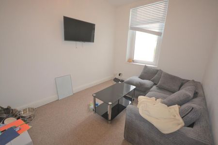 4 bedroom house to rent - Photo 2