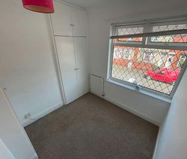 Washington Grove, Bentley, DN5 - Photo 3