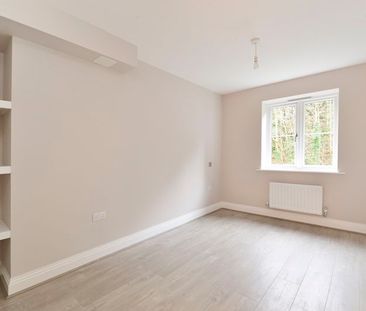 Croft Road, Godalming, Surrey, GU7 - Photo 4