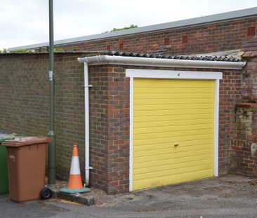 2 bedroom maisonette to rent - Photo 6