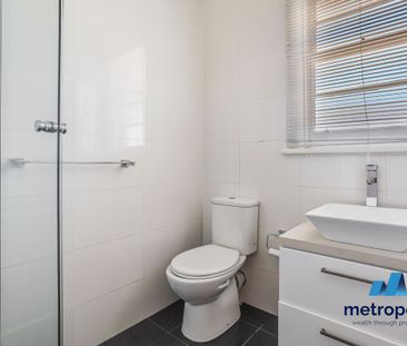 4/89 Addison Street, ELWOOD, VIC - Photo 4