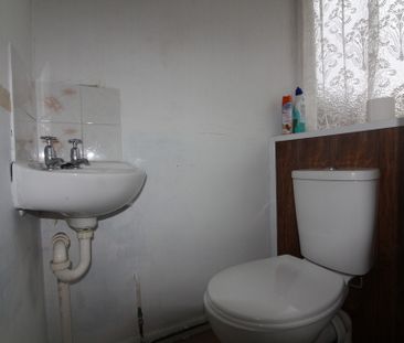 3 Bedroom End Terraced House - Photo 4