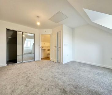 4 bedroom end of terrace house to rent - Photo 5