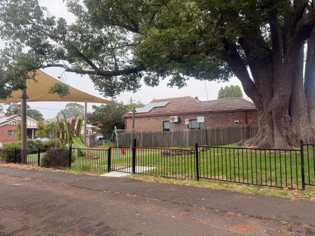 Beautiful 3-Bedroom Home in Prime Ashfield Location - Photo 5