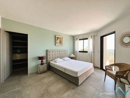 Superbe Villa climatisée pour 6 personnes avec piscine et belle vue mer à La Londe les Maures - Photo 5