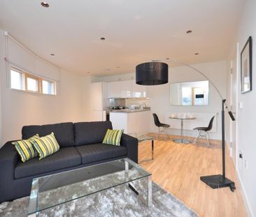 1 bedroom flat to rent - Photo 2