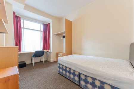 302 Tiverton Road - Photo 4