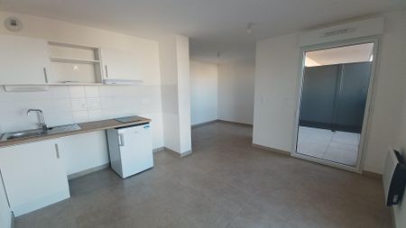 location Appartement T1 DE 29m² À NIMES - Photo 2