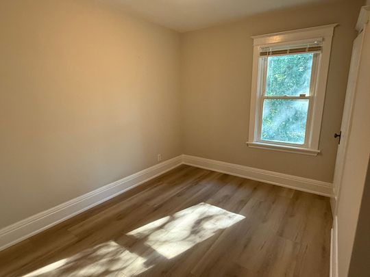 For Lease - 203 Fairleigh Avenue, Hamilton, Ontario - Photo 1