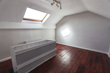 3 bedroom House To Let - Photo 2