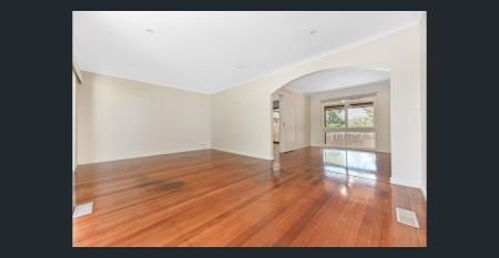 Ideal Family Home! - Photo 2