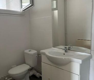 Location Appartement 2 pièces 51m² CHATEAUROUX 36000 - Photo 2