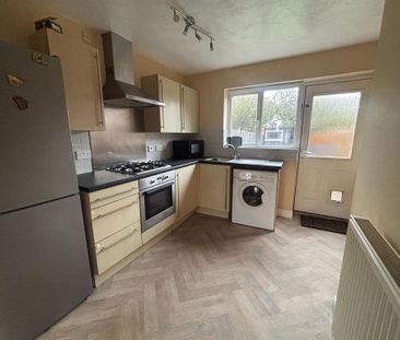 2 bedroom end of terrace house to rent - Photo 4