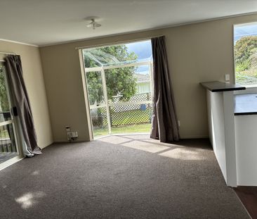Tidy Family house at Kelston - Photo 4