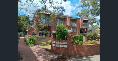 RENT REDUCED. Beautiful ground floor unit - in Homebush Village - Photo 5