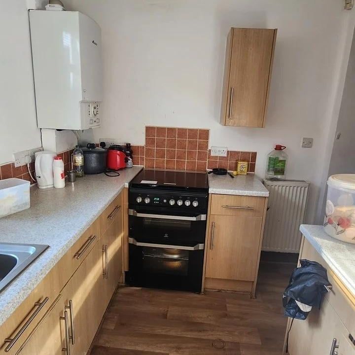 Room in a Shared House, Horsham Street, M6 - Photo 1