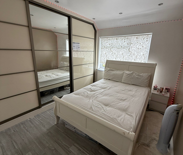 1 bedroom in a house share to rent - Photo 4