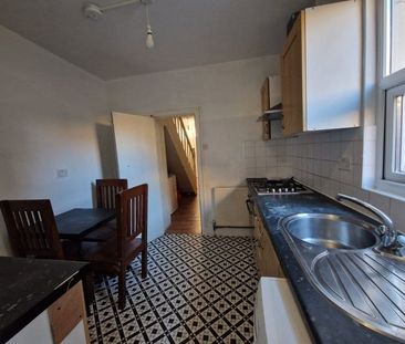 Room in a Shared House, Clinton Road, N15 - Photo 5