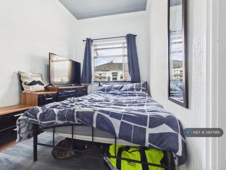 2 bedroom terraced house to rent - Photo 4