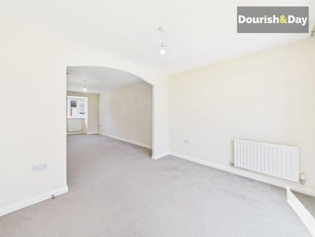 4 bedroom semi-detached house to rent - Photo 3