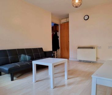 2 Bed Flat, Minster Court, LE1 - Photo 2