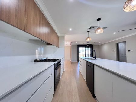 Prime Location! - Photo 4
