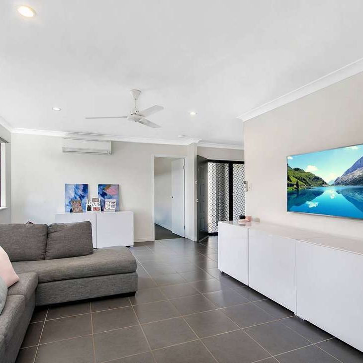 This stunning 4 bedroom home states class all over! - Photo 1