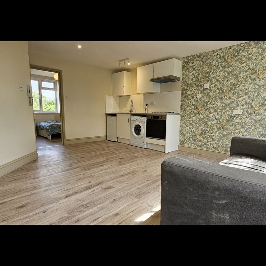 1 Bed Flat, Camden Road, NW1 - Photo 1