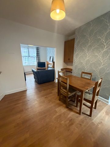 2 Bed Terraced House, Hersey St, M6 - Photo 3