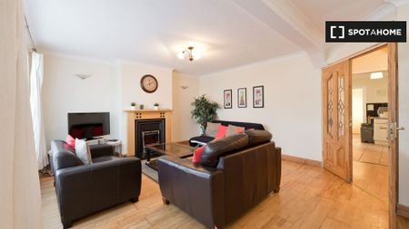 5-Bedroom Apartment for rent in Clonsilla, Dublin - Photo 3