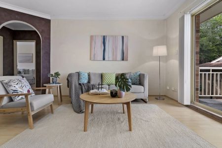 Spacious 2 Bedroom Apartment in Boutique Block of 12 - Photo 2