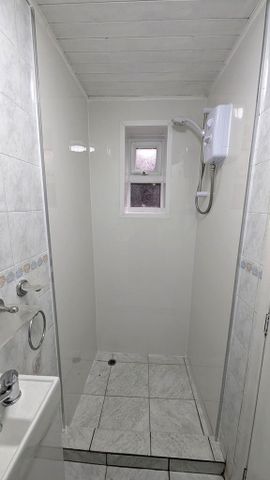 4 bedroom terraced house to rent - Photo 4