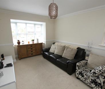 4 bedroom detached house to rent - Photo 4