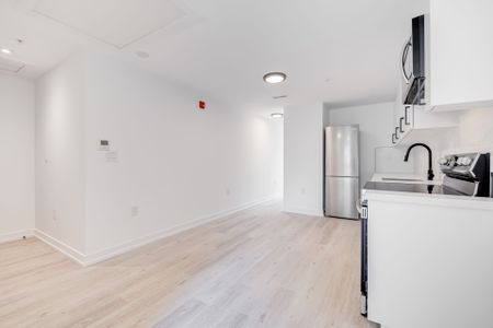 For Lease - 3039 Dundas Street Unit# 1, Toronto, Ontario - Photo 4