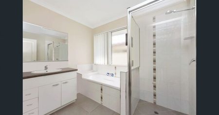 35 Pongamia Parade, Mount Low - Photo 4