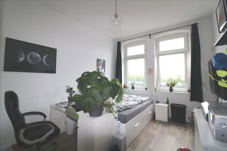 * WG ODER FAMILIE GESUCHT* 4 Zimmer, 2 ET in Mülheim-Styrum, Hauskampstr. - Photo 4